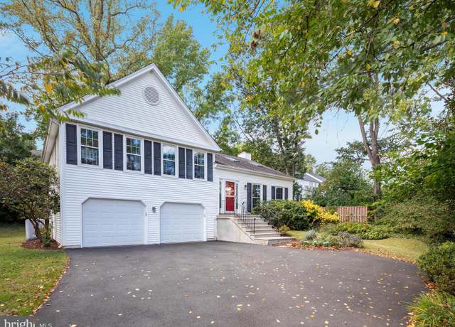 Property at 5813 Stone Ridge Dr, Centreville, VA 20120, 4 beds, 2.5 baths