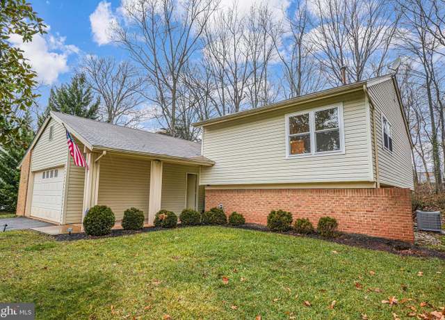 Property at 13 Three Oaks Ct, Sterling, VA 20164, 4 beds, 2.5 baths