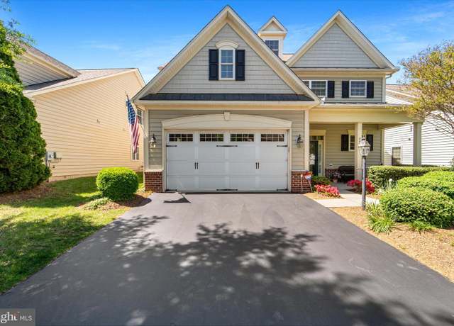 Property at 44516 Blueridge Meadows Dr, Ashburn, VA 20147, 3 beds, 2.5 baths