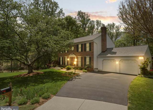 Property at 4983 Manor House Ct, Woodbridge, VA 22193, 4 beds, 3.5 baths