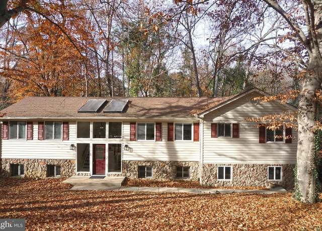 Property at 2016 Admiral Dr, Stafford, VA 22554, 5 beds, 3 baths