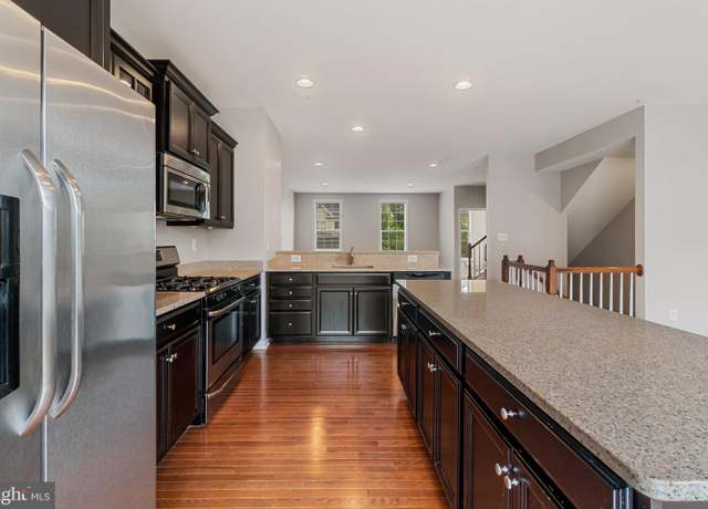 Property at 860 Nancy Lynn Ln, Arnold, MD 21012, 4 beds, 3 baths