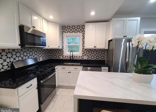 Property at 1000 Owens Rd, Oxon Hill, MD 20745, 4 beds, 2 baths