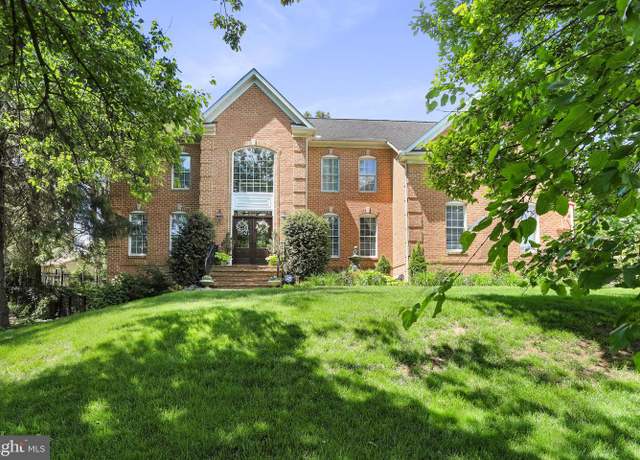 Property at 13235 Briarcliff Dr, Hagerstown, MD 21742, 4 beds, 5 baths