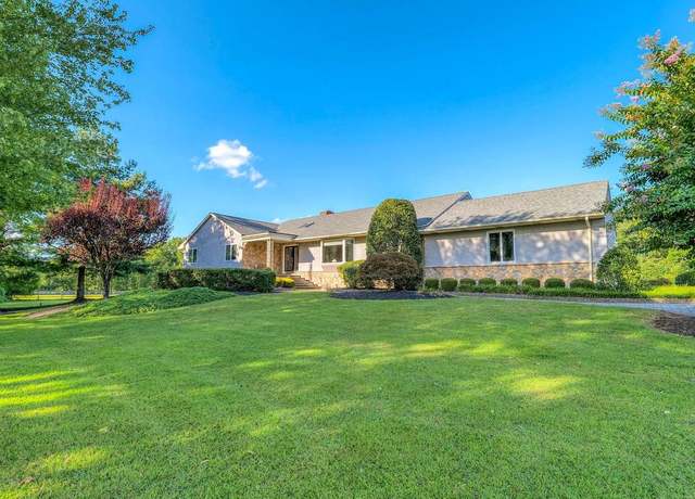 Property at 272 Hartford Rd, Medford, NJ 08055, 3 beds, 2.5 baths
