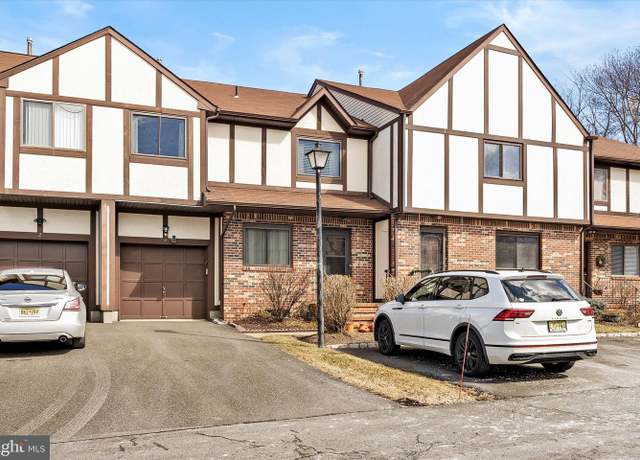 Property at 4 Essex Ln, Ewing, NJ 08638, 3 beds, 2.5 baths