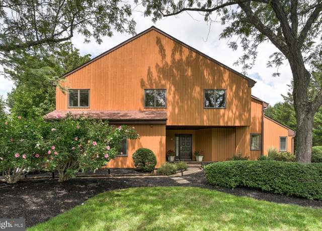 Property at 6 Arnold Dr, Princeton Junction, NJ 08550, 5 beds, 2.5 baths