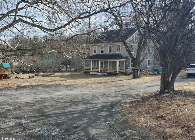 Property at 324 Sportsman Rd, Wernersville, PA 19565, 3 beds, 2 baths