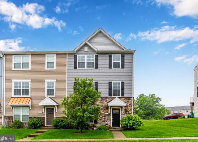 Property at 4270 Wild Orchid Ln, Enola, PA 17025, 3 beds, 2.5 baths