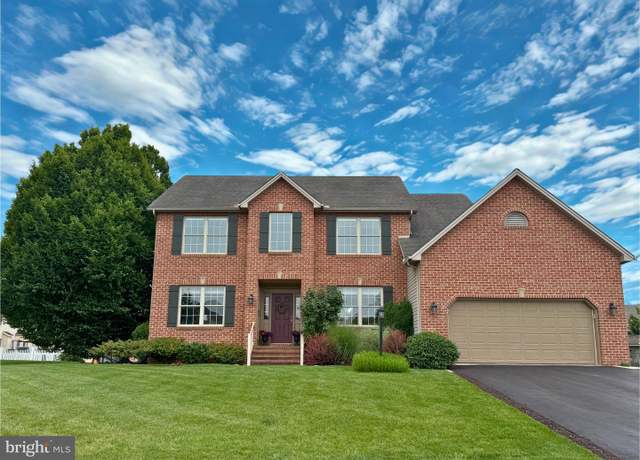 Property at 4 Spring View Ct, Mechanicsburg, PA 17050, 4 beds, 2.5 baths
