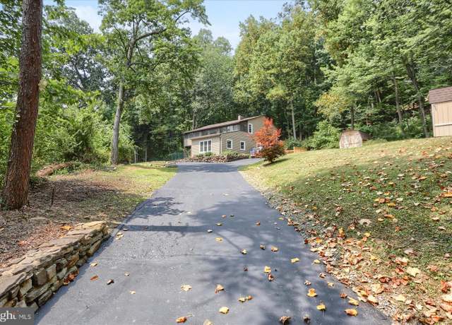 Property at 2550 Lambs Gap Rd, Enola, PA 17025, 3 beds, 1.5 baths