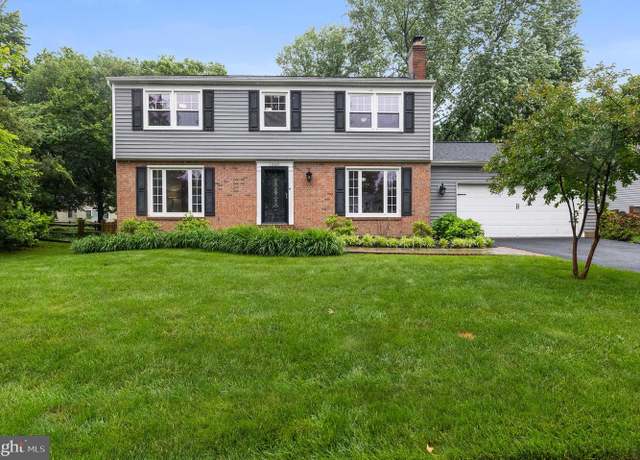 Property at 12641 Magna Carta Rd, Herndon, VA 20171, 4 beds, 2.5 baths