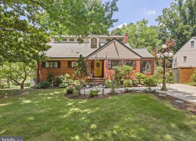 Property at 3128 Creswell Dr, Falls Church, VA 22044, 5 beds, 3 baths