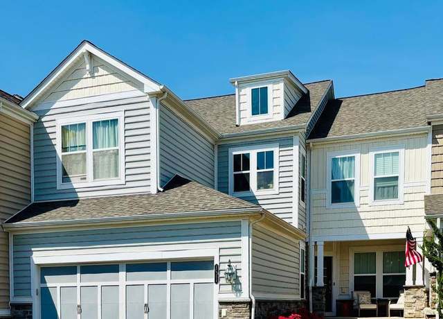 Property at 42394 Grahams Stable Sq, Ashburn, VA 20148, 5 beds, 4.5 baths