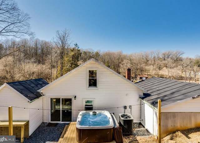 Property at 393 Crooked Run Rd, Shenandoah, VA 22849, 4 beds, 2.5 baths