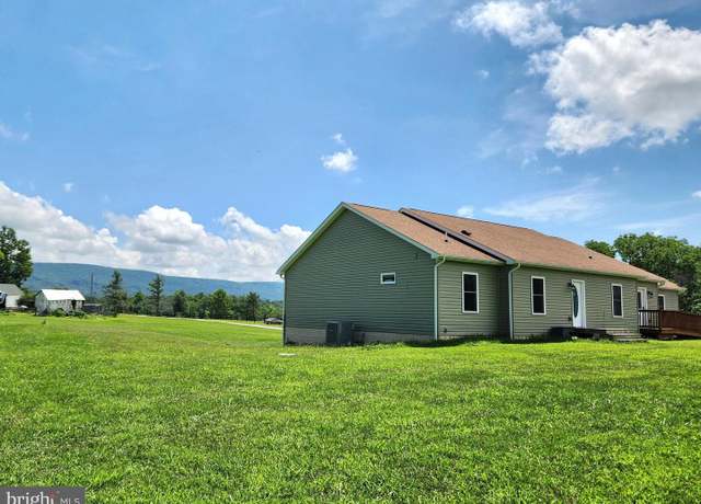 Property at 470 Frys Ln, Charles Town, WV 25414, 5 beds, 3 baths