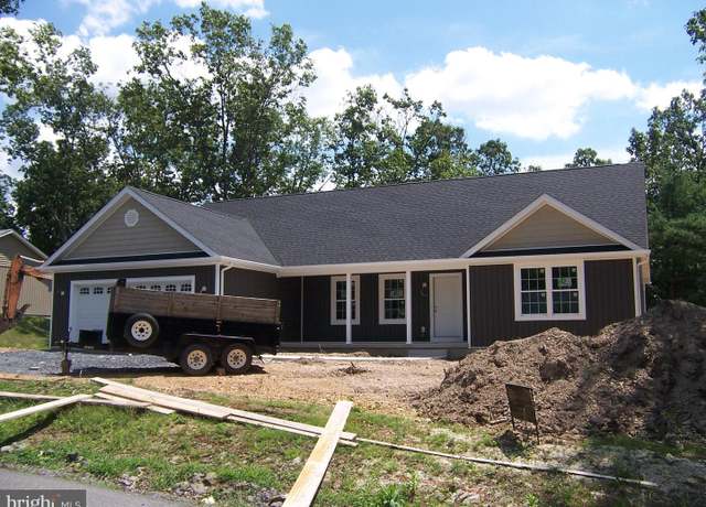 Property at 223 Fairview Oaks Ln, Berkeley Springs, WV 25411, 3 beds, 2 baths