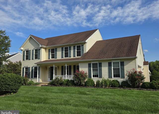 Property at 19 Gallant Fox Ct, Bear, DE 19701, 4 beds, 2.5 baths