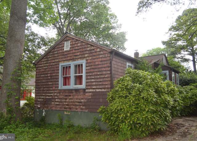 Property at 5414 39th Ave, Hyattsville, MD 20781, 2 beds, 2 baths