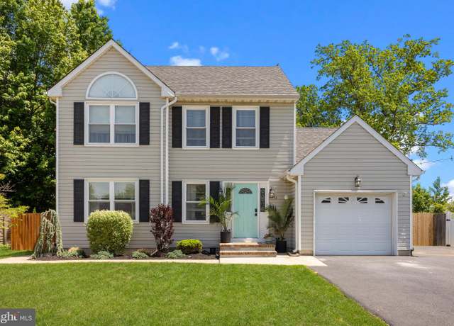 Property at 33 Red Maple Dr, Brick, NJ 08724, 3 beds, 2.5 baths