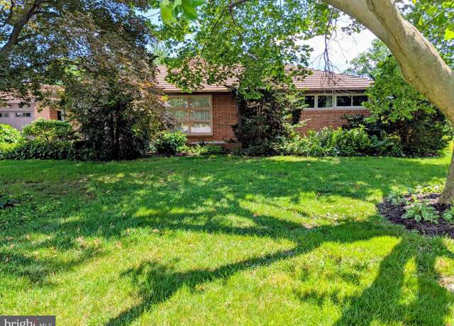 Property at 201 N Linden St, Robesonia, PA 19551, 3 beds, 2 baths