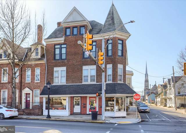Property at 100 E King St, Shippensburg, PA 17257, 2 beds