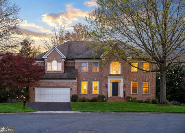 Property at 2805 Welbourne Ct, Oakton, VA 22124, 5 beds, 4.5 baths