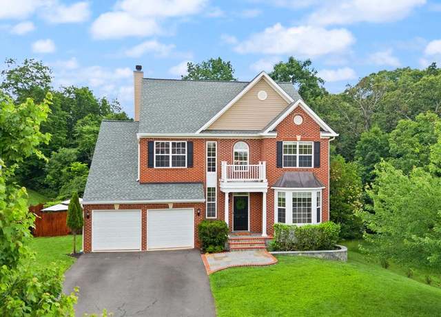 Property at 609 Smartts Ln NE, Leesburg, VA 20176, 5 beds, 3.5 baths