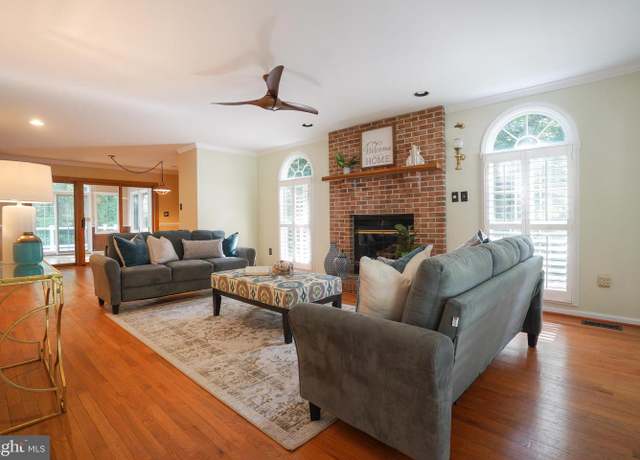 Property at 1 Basswood Ct, Catonsville, MD 21228, 4 beds, 3 baths