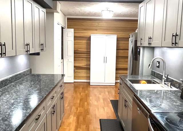 Property at 7706 Hanover Pkwy Unit T-3, Greenbelt, MD 20770, 2 beds, 2 baths