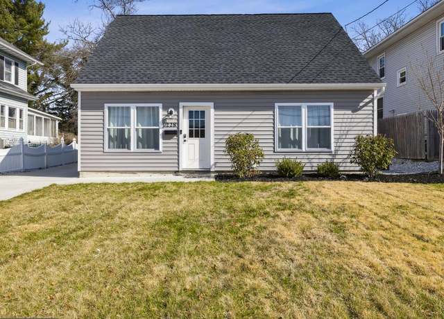 Property at 228 Queen St, Woodbury, NJ 08096, 4 beds, 2 baths