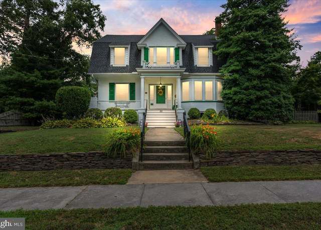 Property at 22 N Davis St, Woodbury, NJ 08096, 4 beds, 1.5 baths