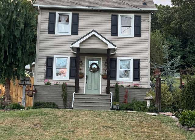 Property at 742 Freemansville Rd, Reading, PA 19607, 2 beds, 1.5 baths