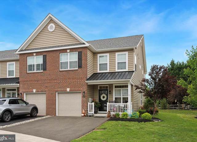 Property at 16765 River View Cir, Bristol, PA 19007, 3 beds, 2.5 baths