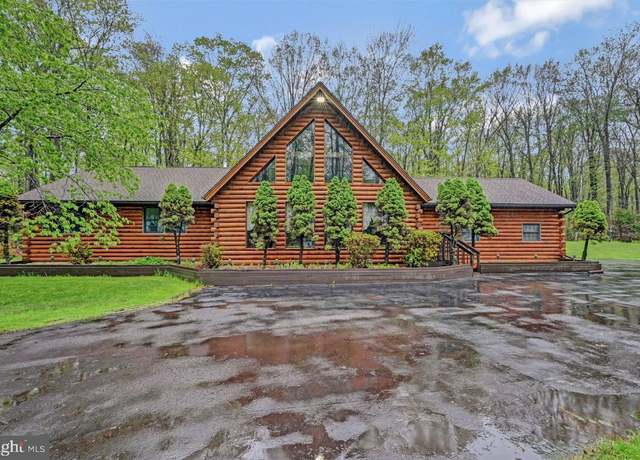 Property at 22 Jonathan Point Dr, Lake Harmony, PA 18624, 3 beds, 2 baths