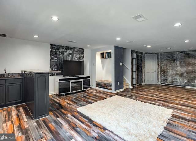 Property at 112 Stewarts Ct #406, Phoenixville, PA 19460, 3 beds, 2.5 baths