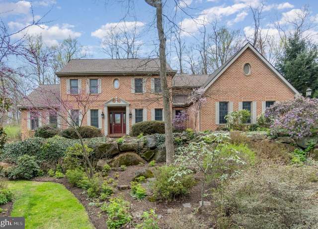 Property at 17 Magnolia Dr, Elizabethtown, PA 17022, 4 beds, 3.5 baths