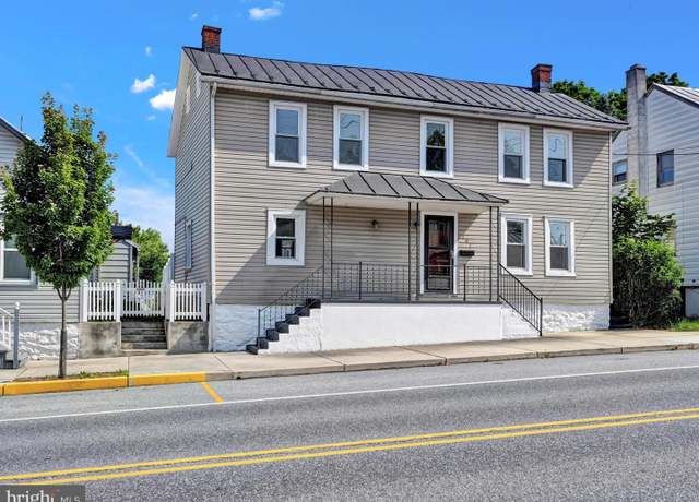 Property at 161 W Market St, Jonestown, PA 17038, 4 beds, 1 bath