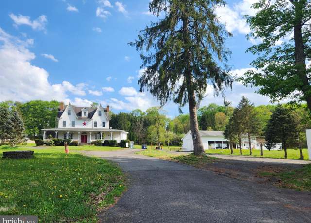 Property at 141 Bulls Head Rd, Pottsville, PA 17901, 5 beds, 4 baths