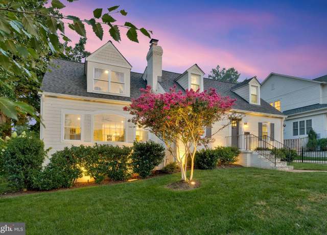 Property at 5206 26th St N, Arlington, VA 22207, 4 beds, 3.5 baths