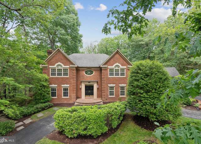 Property at 8702 Old Dominion Dr, Mclean, VA 22102, 5 beds, 5 baths