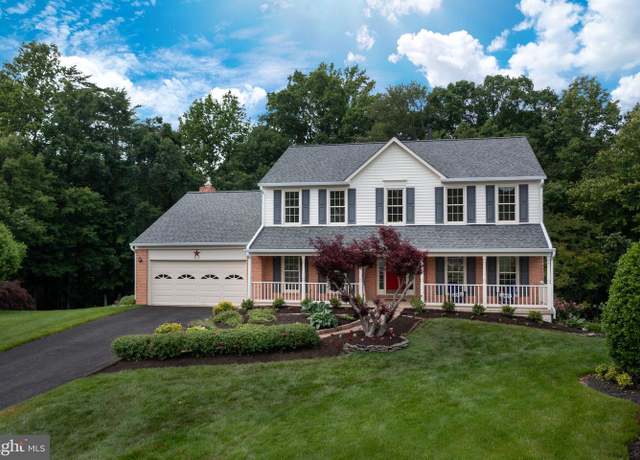 Property at 8103 Little Ridge Ln, Fairfax Station, VA 22039, 4 beds, 3.5 baths