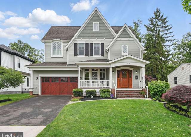 Property at 204 Elm St SW, Vienna, VA 22180, 4 beds, 3.5 baths
