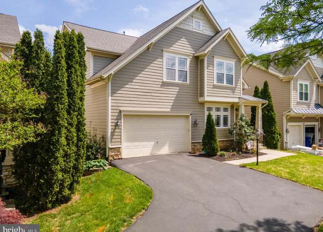 Property at 286 Ariel Dr NE, Leesburg, VA 20176, 5 beds, 3.5 baths
