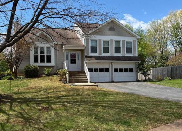 Property at 10324 Lee Manor Dr, Manassas, VA 20110, 3 beds, 3 baths