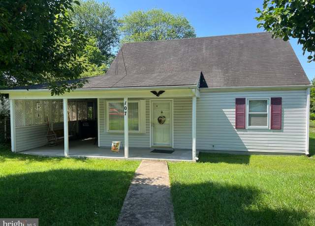 Property at 107 Forrest St, Manassas Park, VA 20111, 4 beds, 1.5 baths