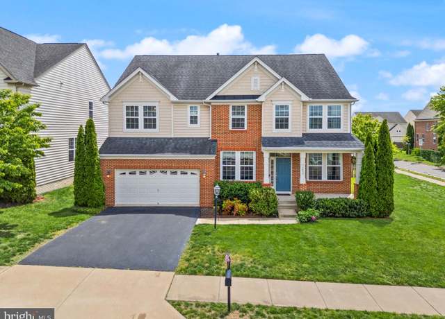 Property at 13859 Barrymore Ct, Gainesville, VA 20155, 4 beds, 4.5 baths