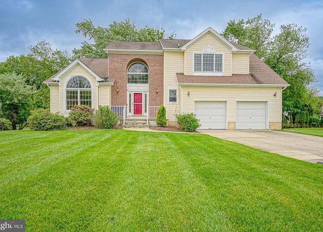 Property at 6 Jordan Ct, Cherry Hill, NJ 08003, 4 beds, 2.5 baths