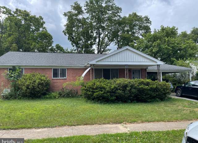 Property at 4 Stephen Rd, Camp Hill, PA 17011, 3 beds, 1.5 baths