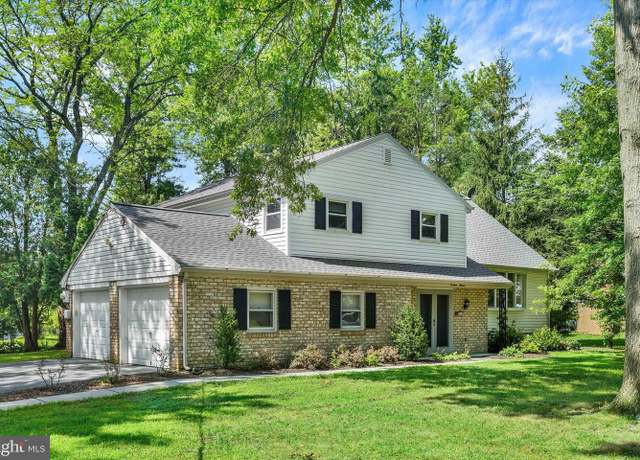 Property at 1411 Montfort Dr, Harrisburg, PA 17110, 4 beds, 2.5 baths